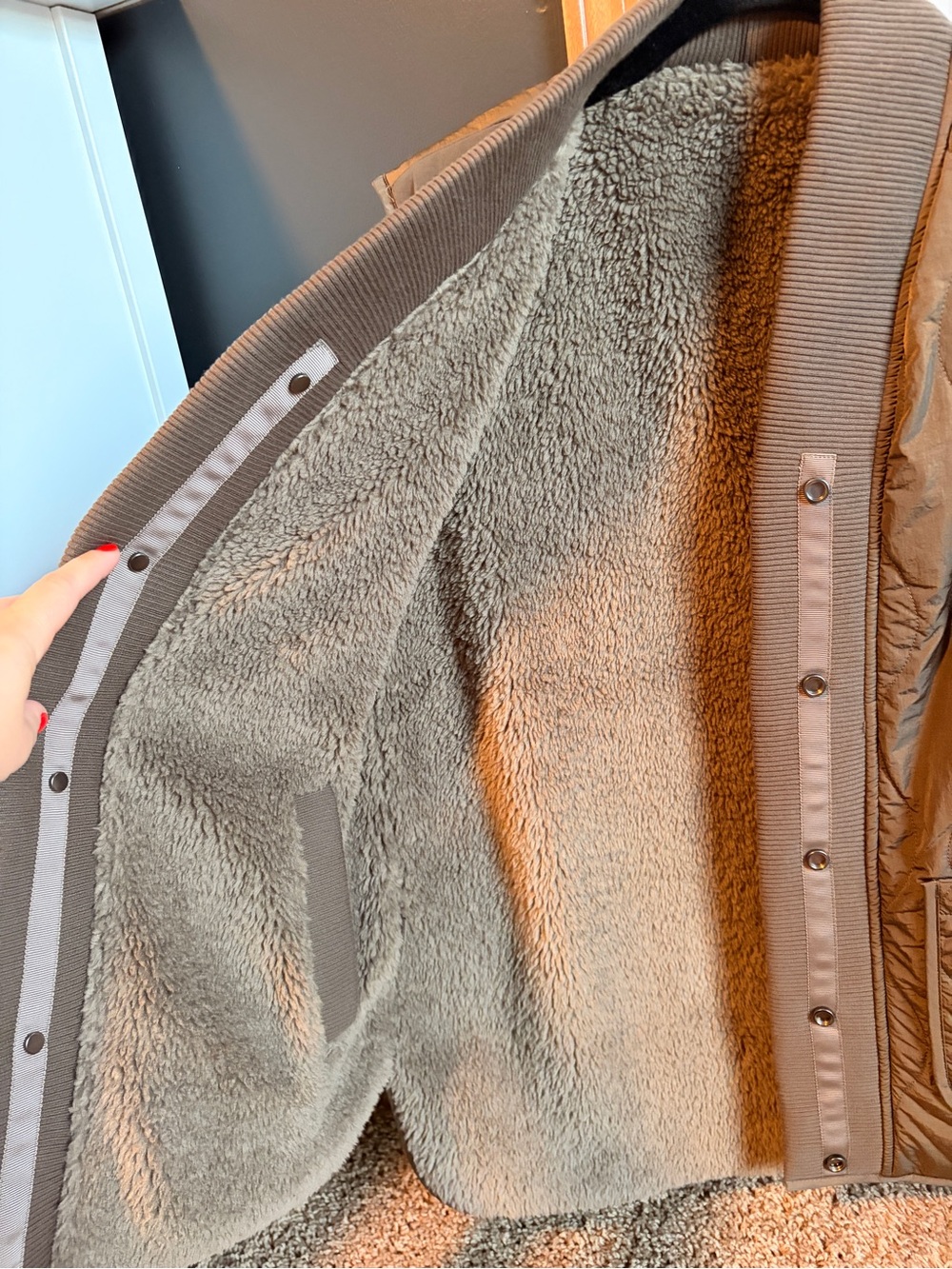 Varley vest - Picture 3 of 4